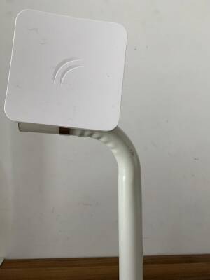 L POLE MOUNTING APPARATUS - 2